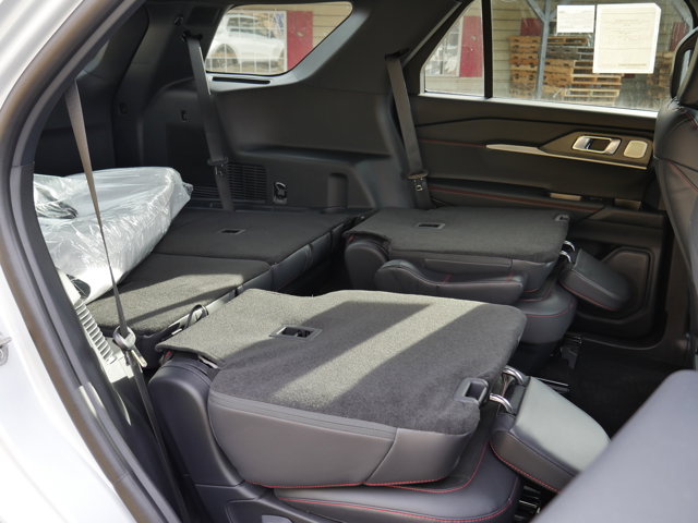 New 2026 Ford Explorer ST - photo 32