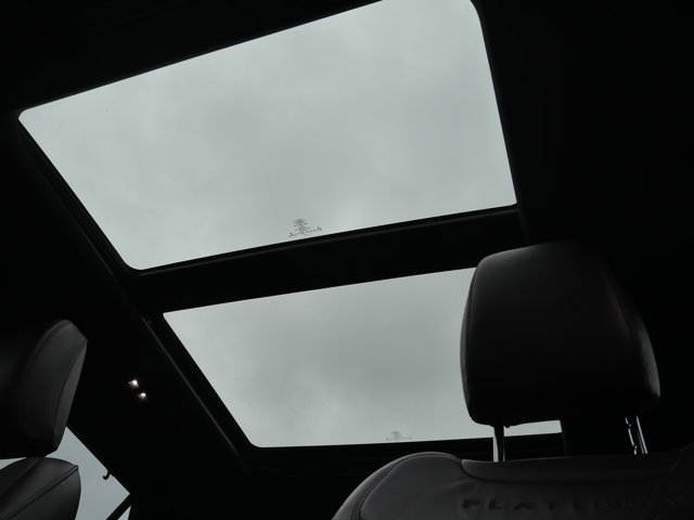 Used 2021 Ford Explorer Platinum - photo 4