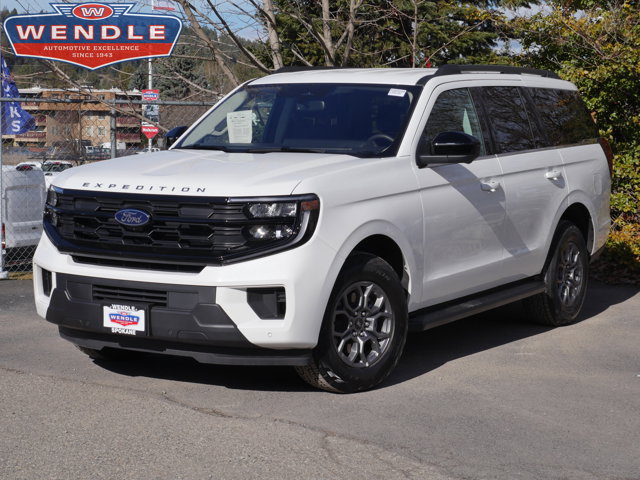 Used 2025 Ford Expedition - photo 1