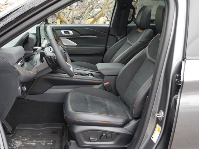 New 2026 Ford Explorer - photo 2
