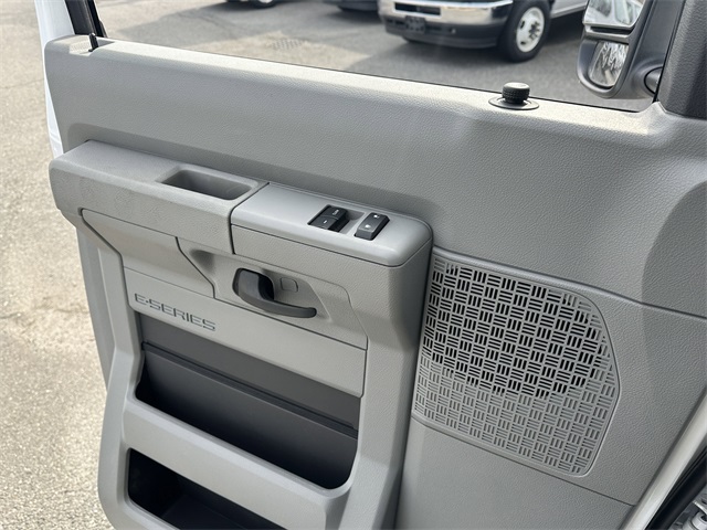 New 2026 Ford E-350 Cutaway - photo 42