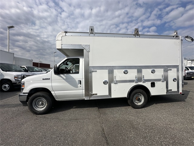 New 2026 Ford E-350 Cutaway - photo 7