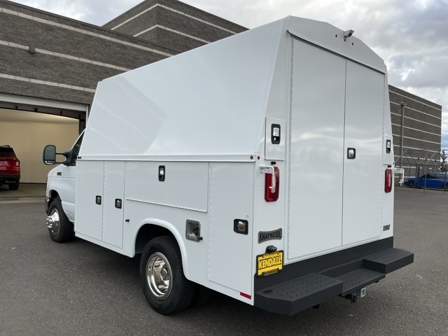 New 2025 Ford E-350 - photo 2