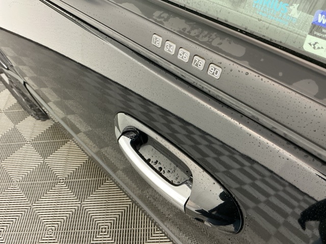 Used 2017 Ford Expedition - photo 1