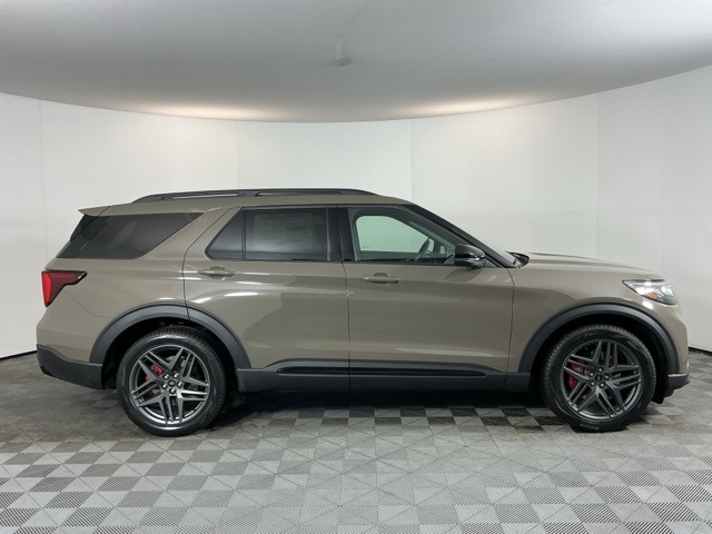 New 2026 Ford Explorer ST - photo 17