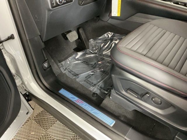 New 2026 Ford Explorer ST-Line - photo 33