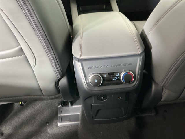 New 2026 Ford Explorer - photo 2