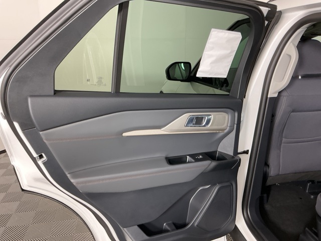 New 2026 Ford Explorer - photo 2