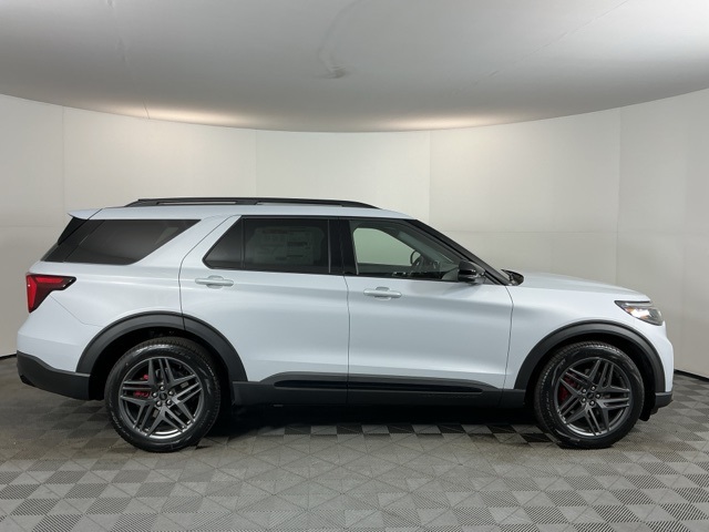 New 2026 Ford Explorer ST - photo 17