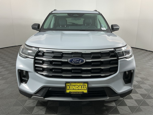 Used 2026 Ford Explorer - photo 2