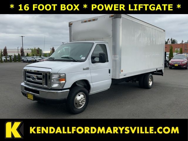 Used 2019 Ford E-450 - photo 1