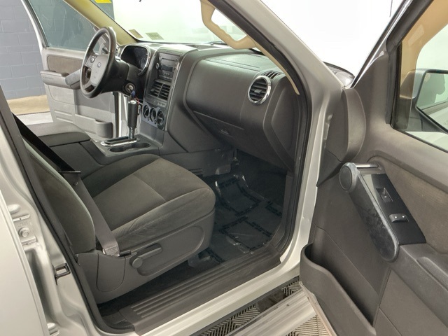Used 2010 Ford Explorer XLT - photo 6
