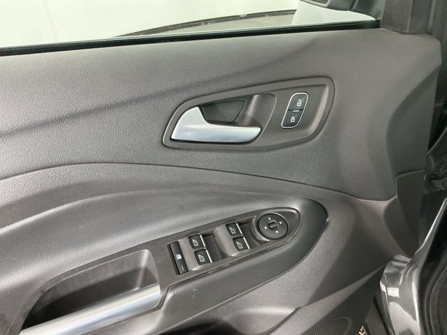 Used 2017 Ford Escape SE - photo 4