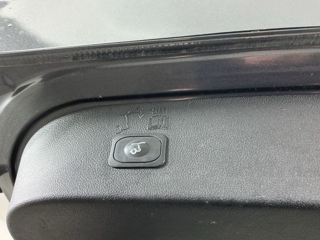 Used 2017 Ford Escape SE - photo 20