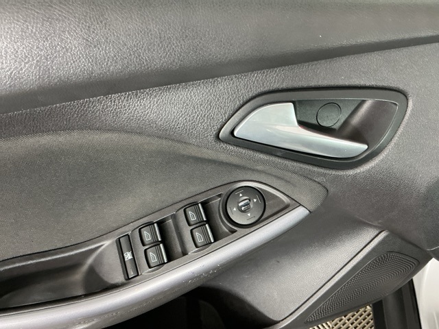 Used 2014 Ford Focus Titanium - photo 3
