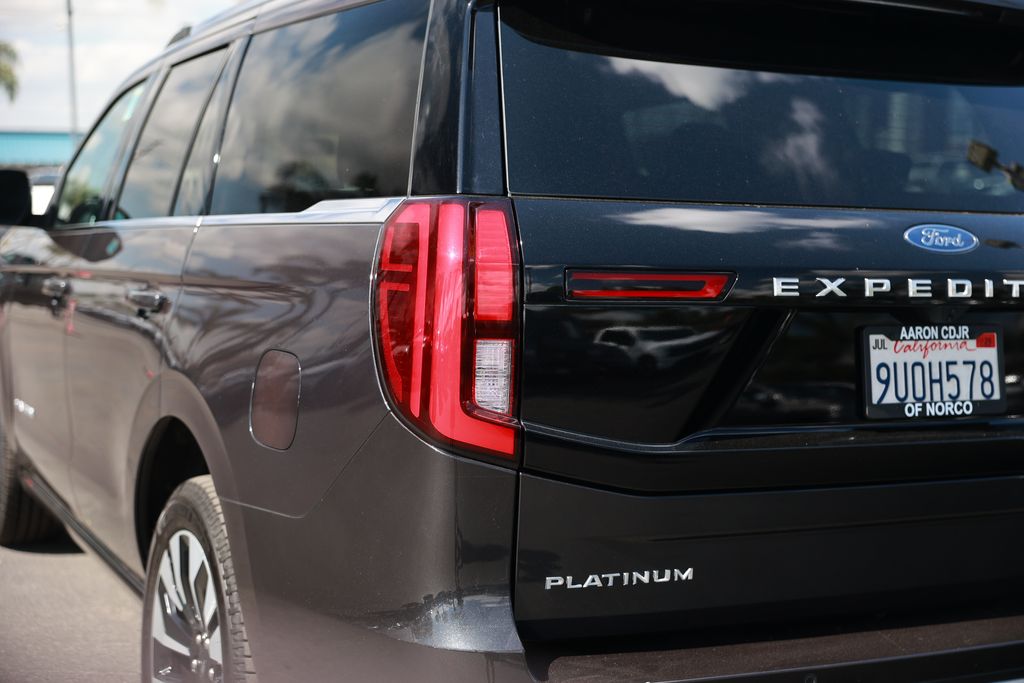 Used 2025 Ford Expedition Platinum - photo 32