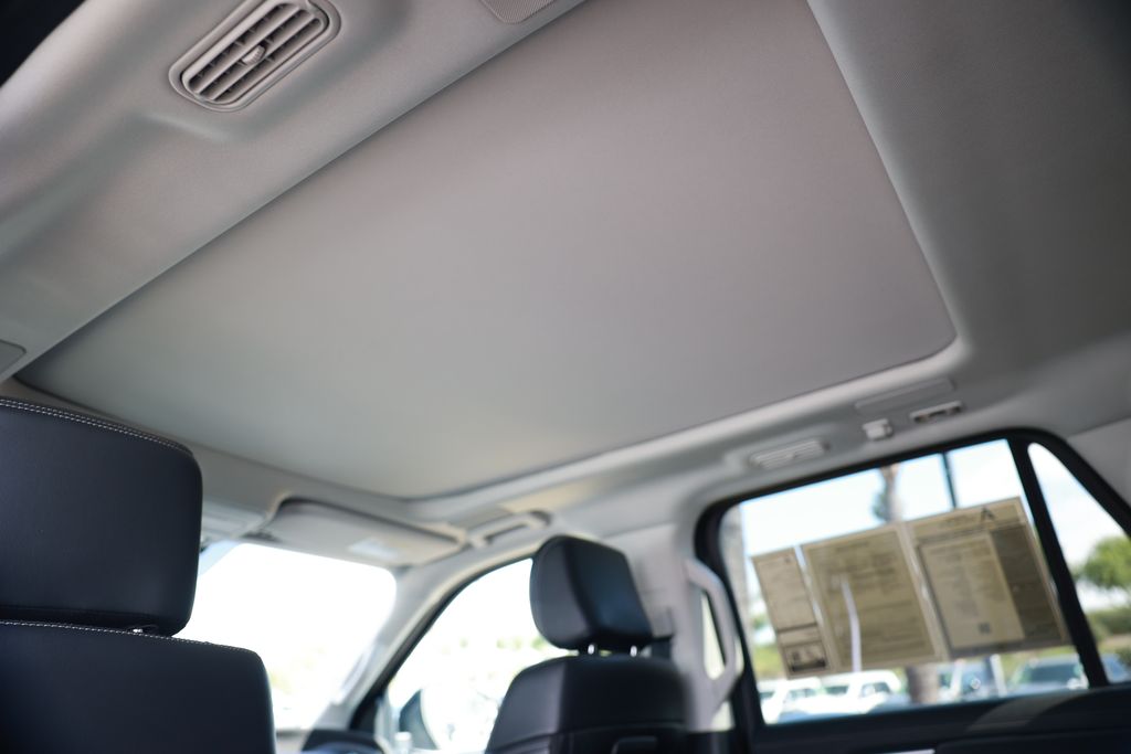 Used 2025 Ford Expedition Platinum - photo 14