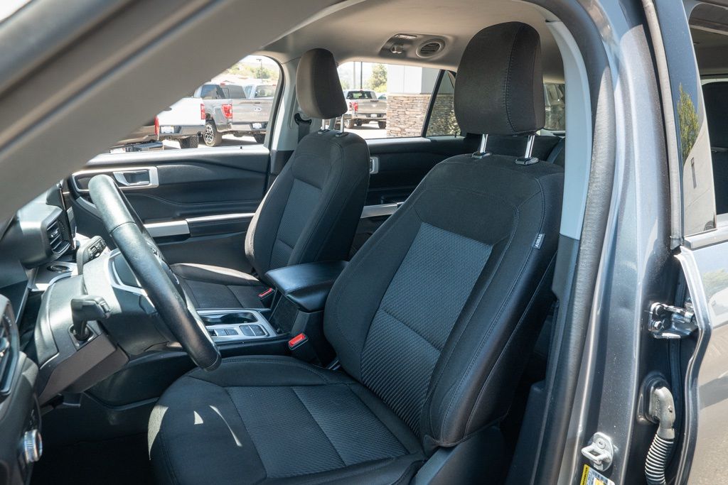 Used 2022 Ford Explorer XLT SUV - photo 13