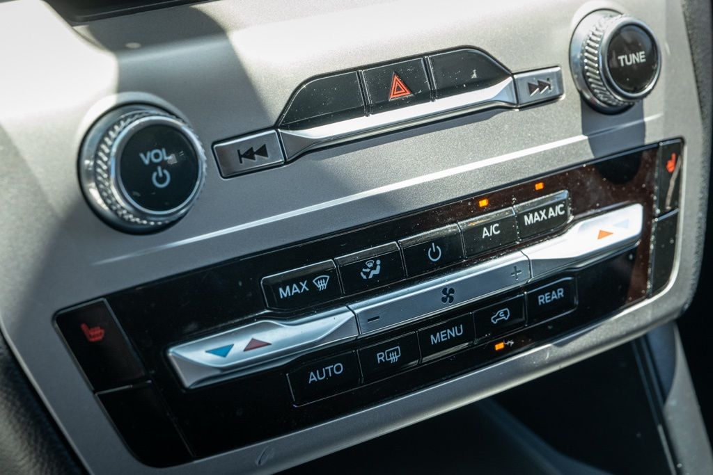 Used 2022 Ford Explorer XLT SUV - photo 19