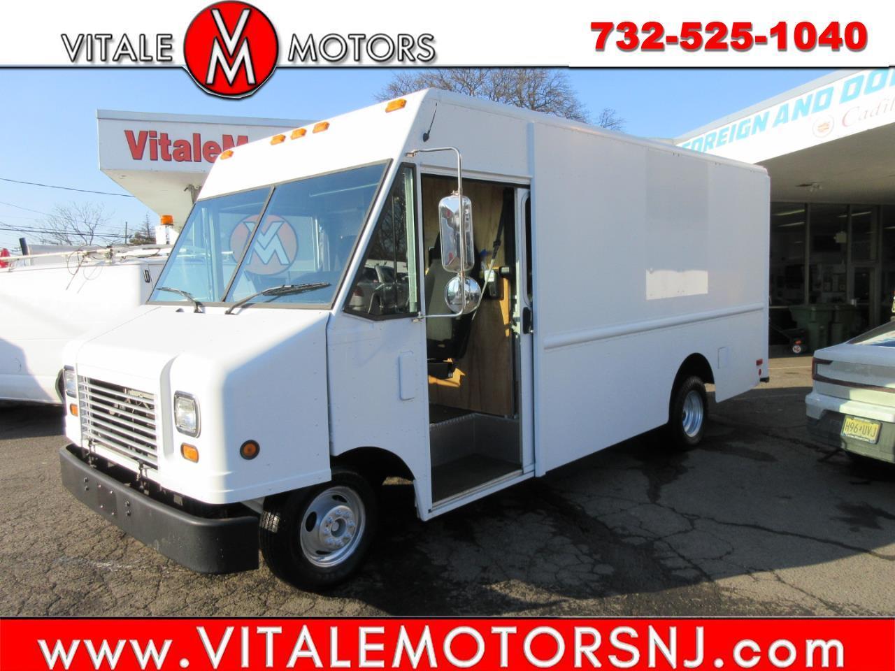 Used 2011 Ford E-350 Stripped Chassis - photo 29