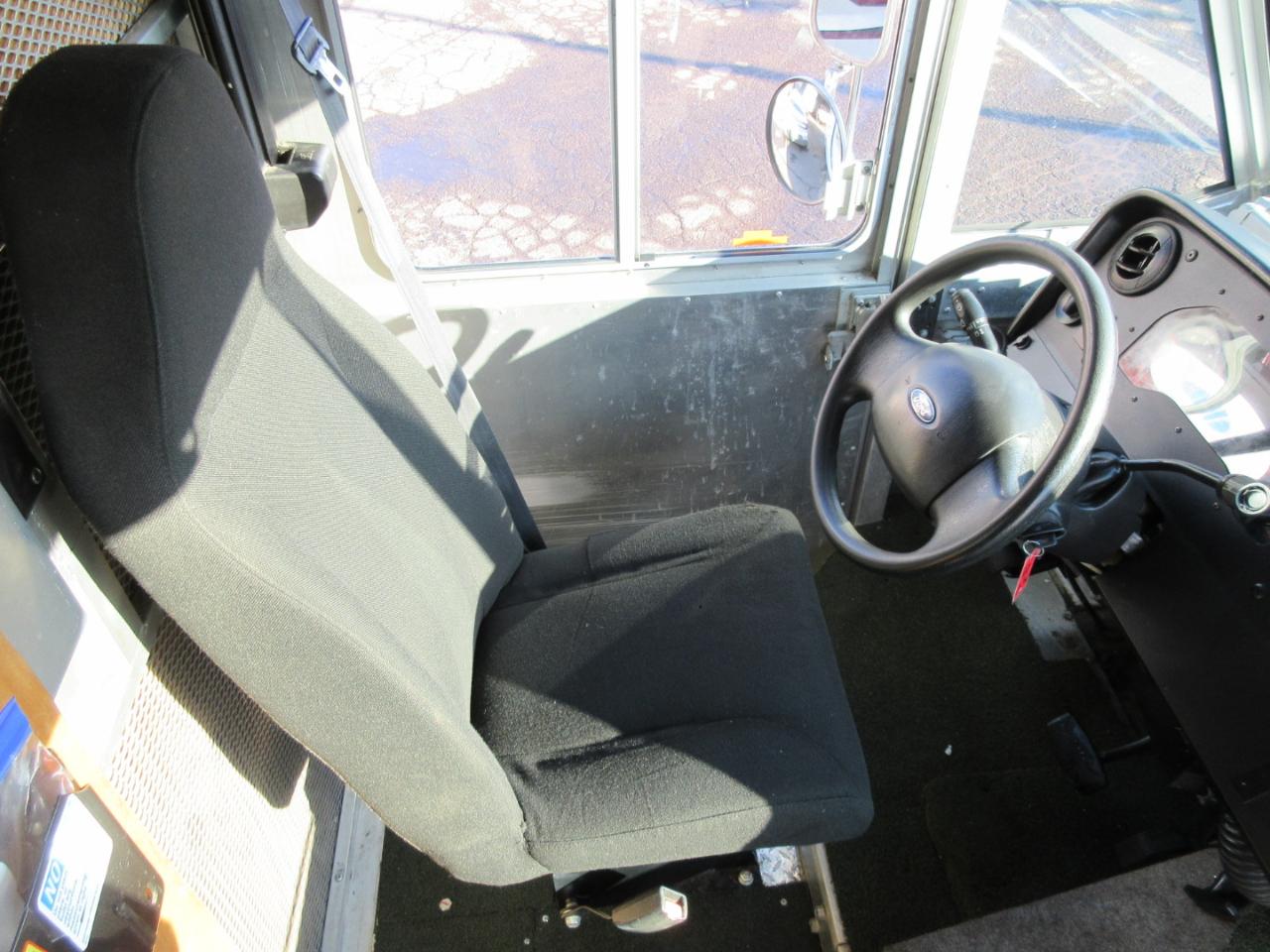 Used 2011 Ford E-350 Stripped Chassis - photo 5