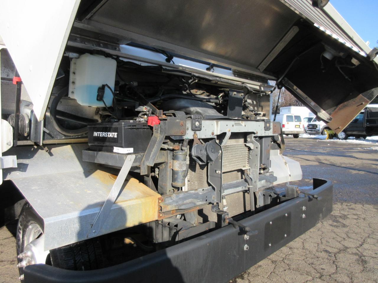 Used 2011 Ford E-350 Stripped Chassis - photo 19