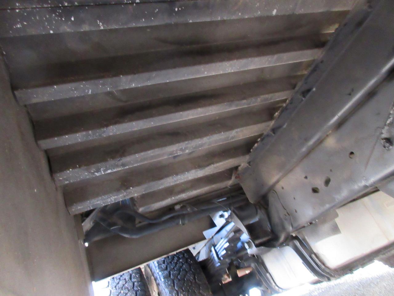 Used 2011 Ford E-350 Stripped Chassis - photo 23