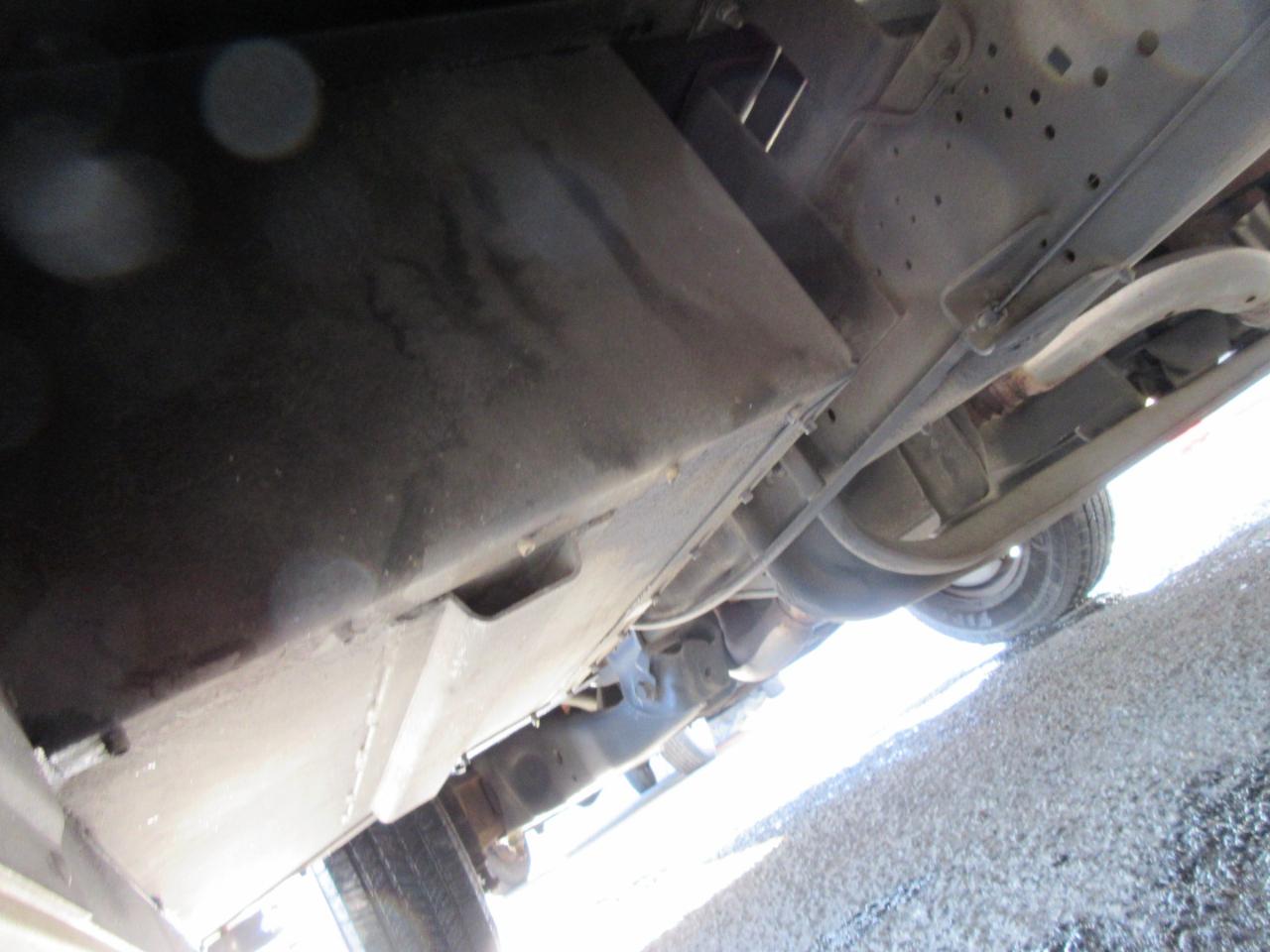 Used 2011 Ford E-350 Stripped Chassis - photo 25