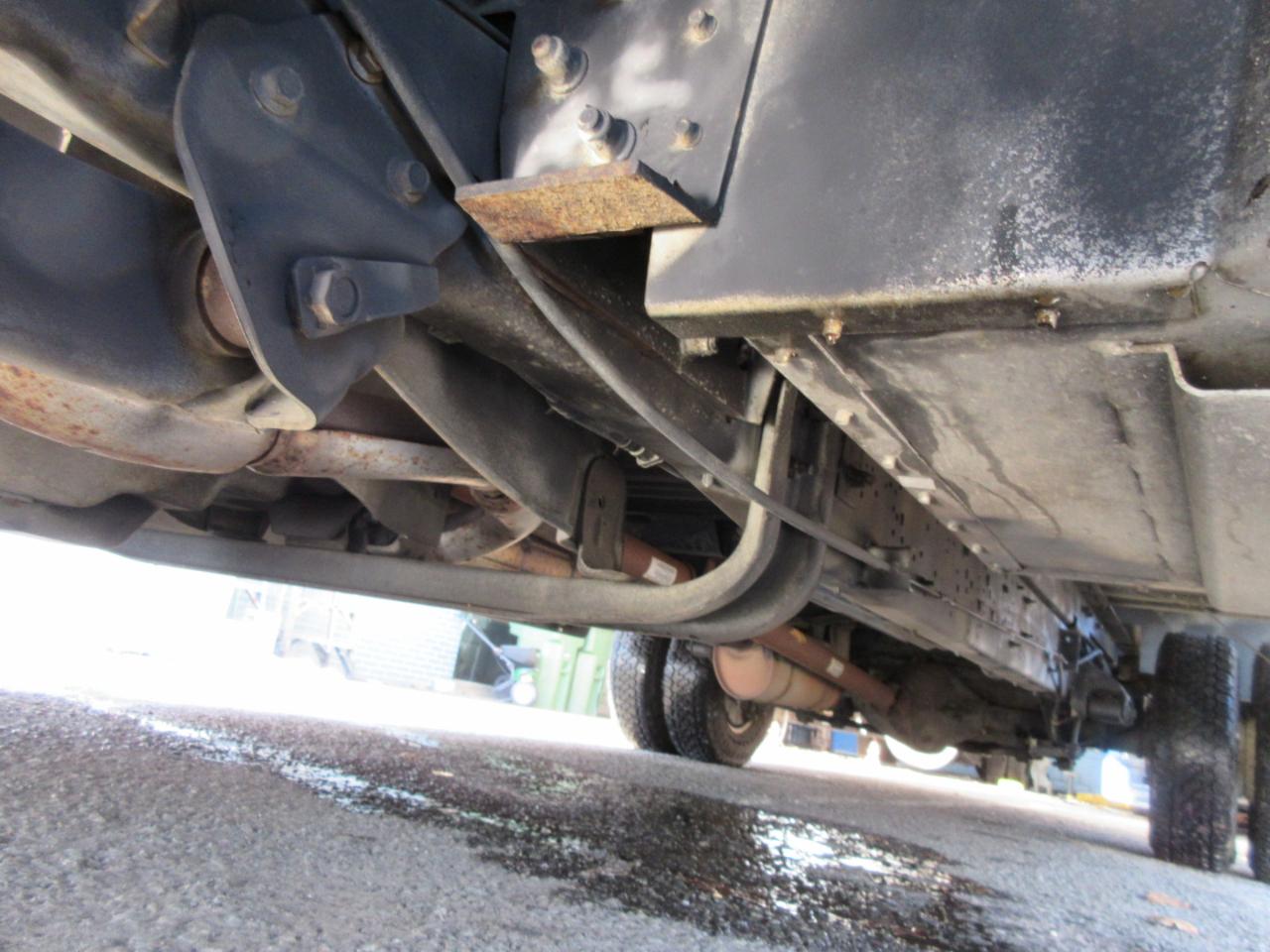 Used 2011 Ford E-350 Stripped Chassis - photo 26