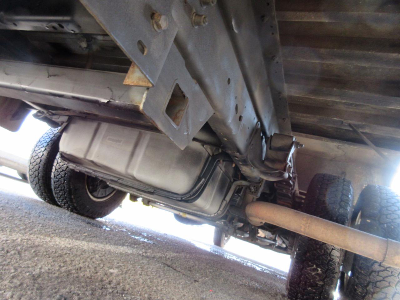 Used 2011 Ford E-350 Stripped Chassis - photo 28