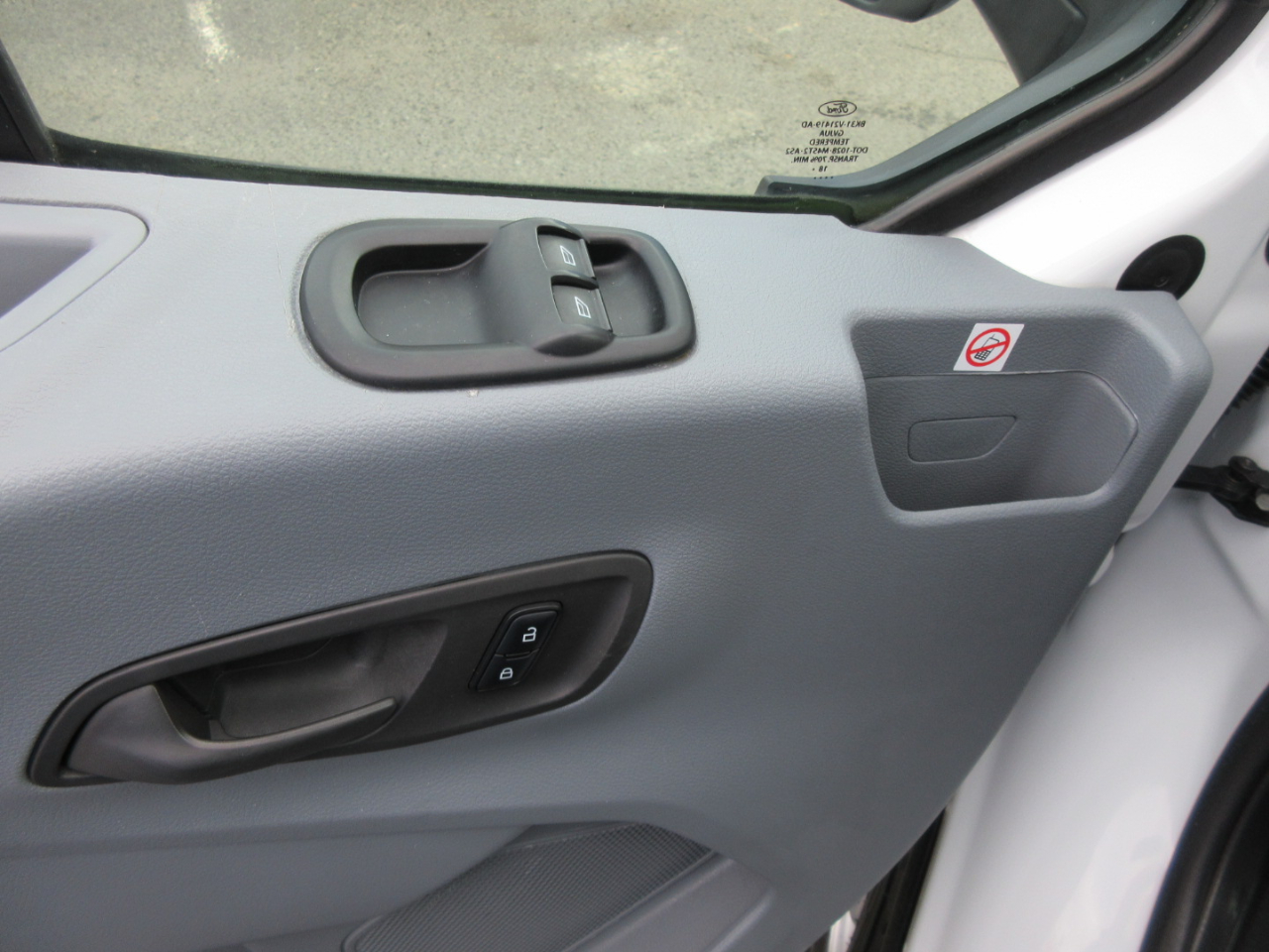 Used 2019 Ford Transit 250 - photo 2