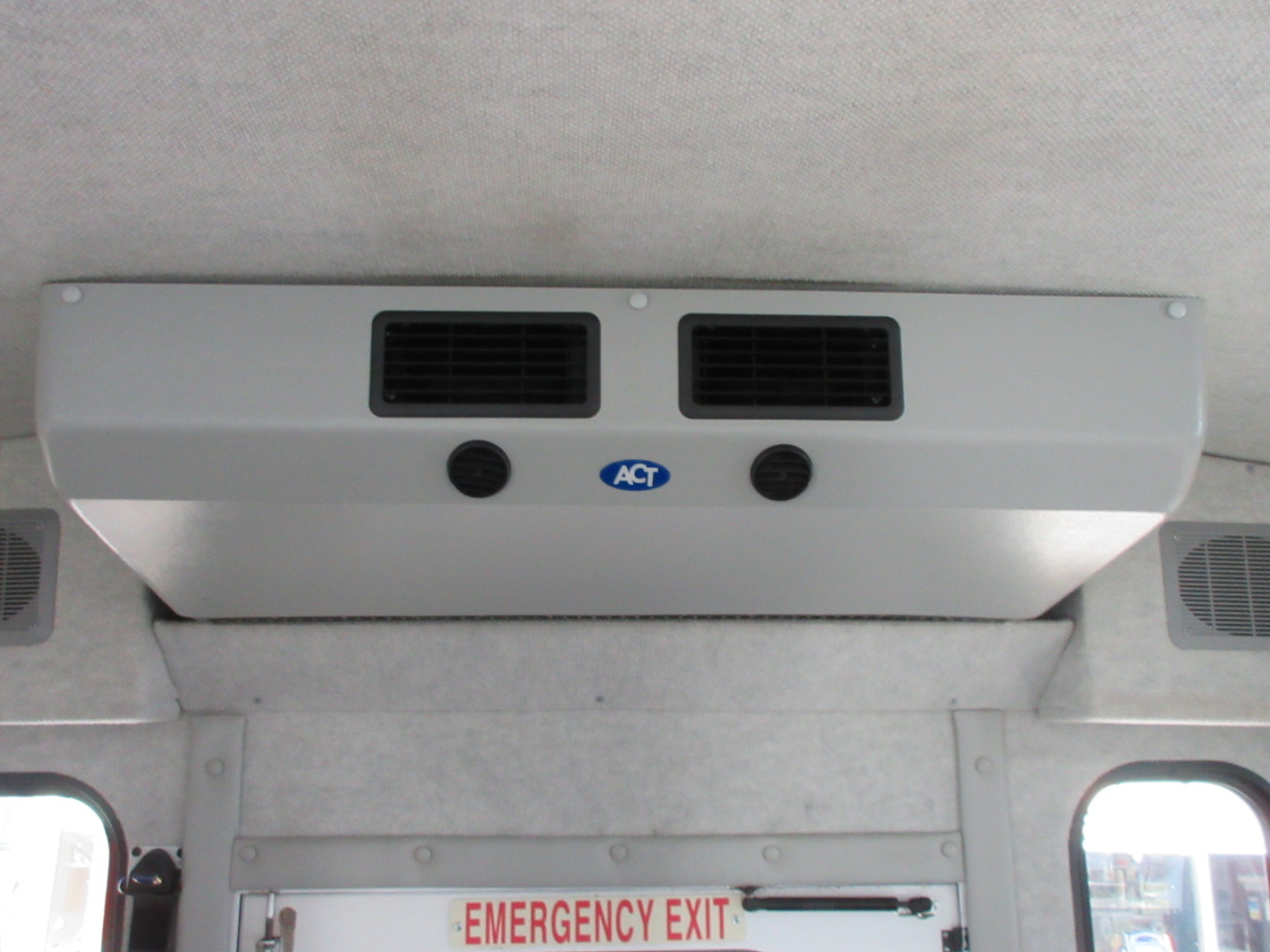 Used 2017 Ford E-350 - photo 1