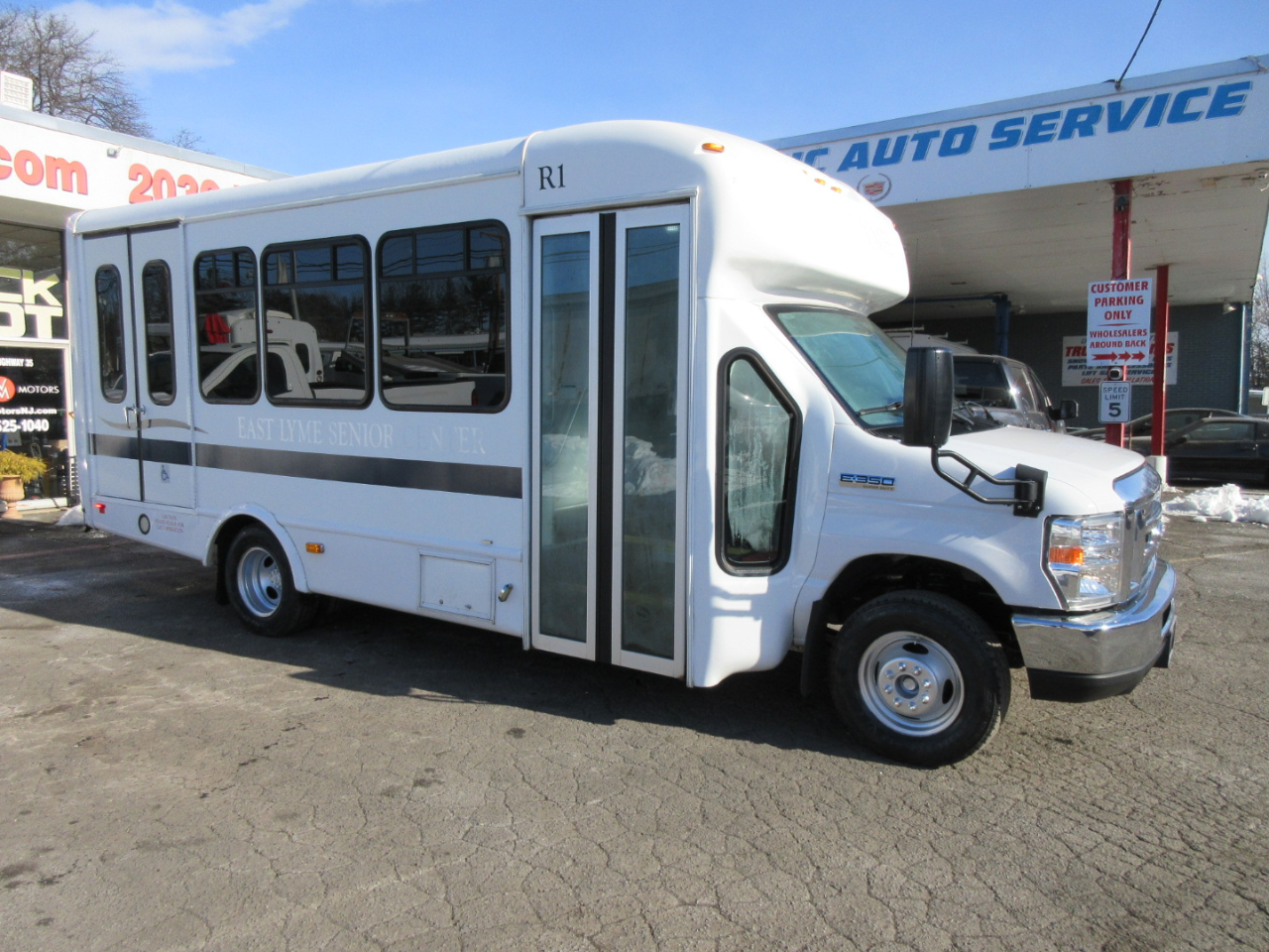 Used 2017 Ford E-350 Cutaway - photo 20
