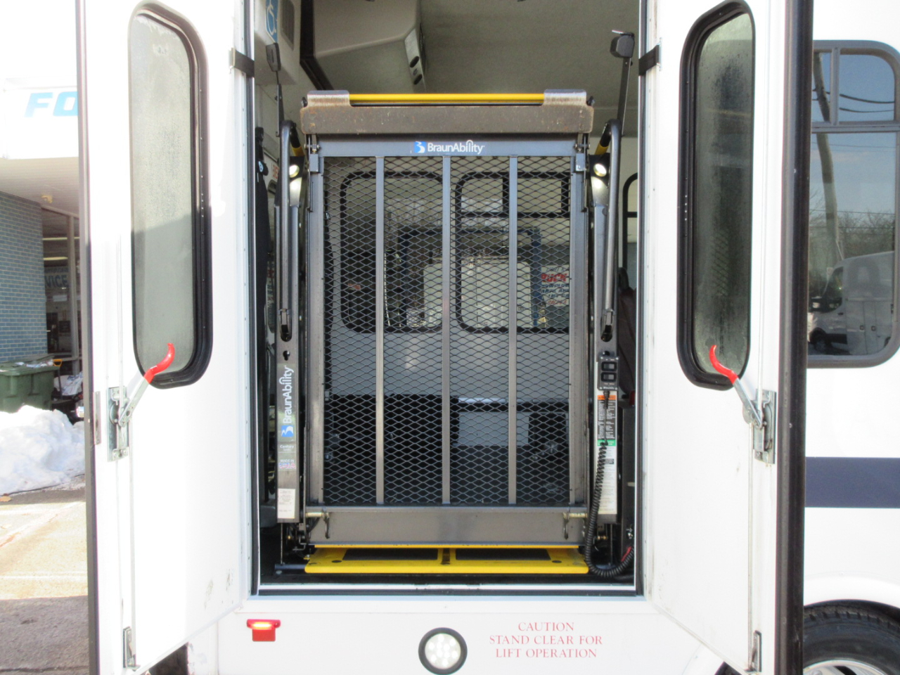 Used 2017 Ford E-350 Cutaway - photo 7