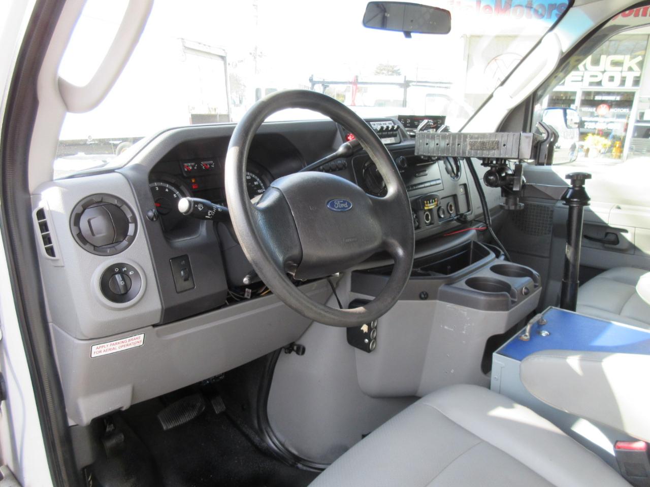 Used 2012 Ford E-350 Empty Cargo Van - photo 7