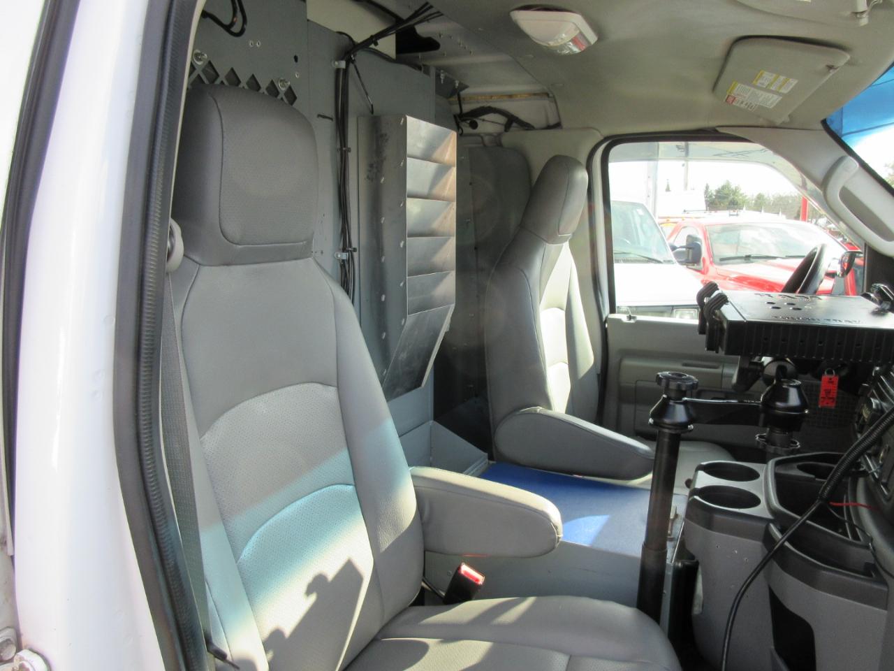 Used 2012 Ford E-350 Empty Cargo Van - photo 10