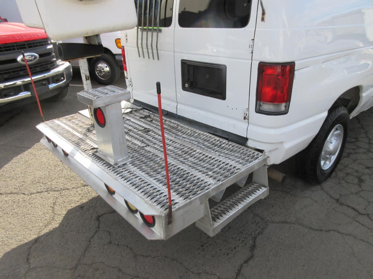 Used 2012 Ford E-350 Empty Cargo Van - photo 23