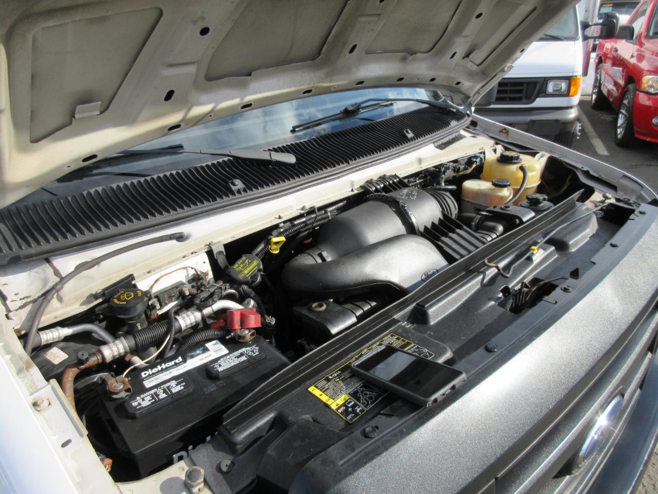 Used 2012 Ford E-350 Empty Cargo Van - photo 28