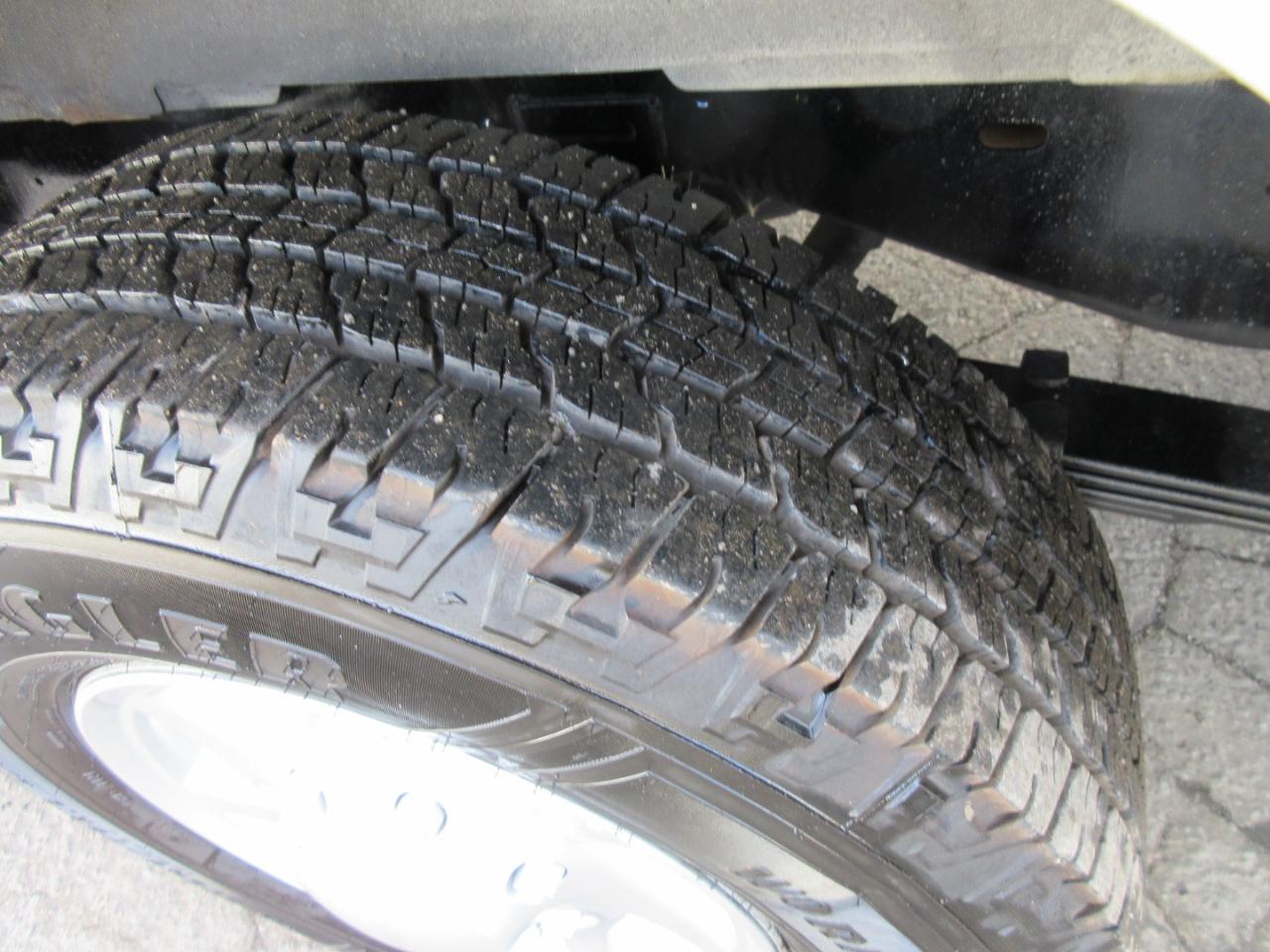 Used 2012 Ford E-350 Empty Cargo Van - photo 29