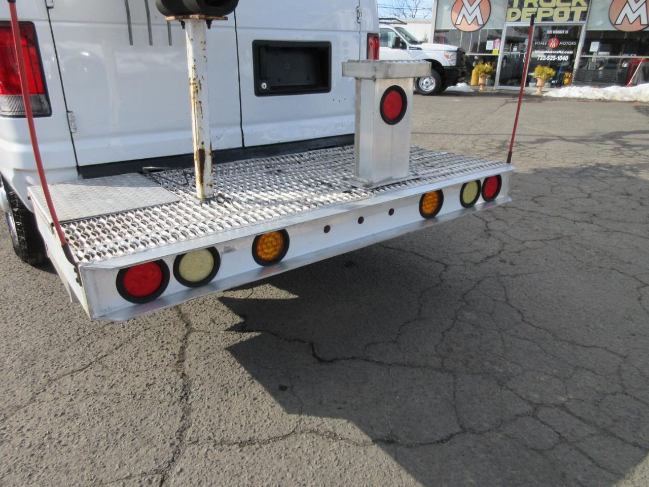 Used 2012 Ford E-350 Empty Cargo Van - photo 31