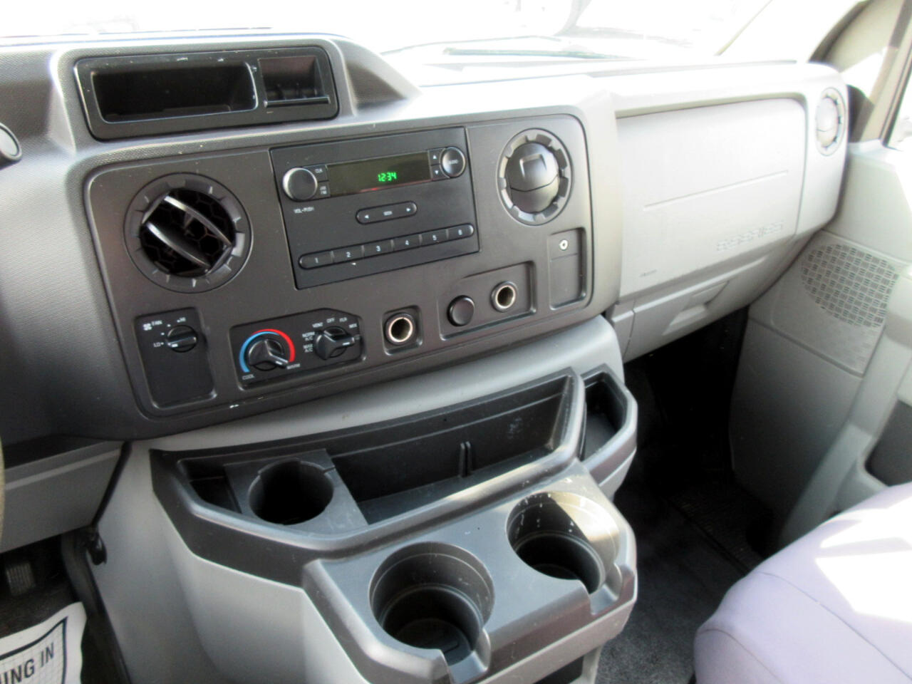 Used 2017 Ford E-350 Cutaway - photo 13