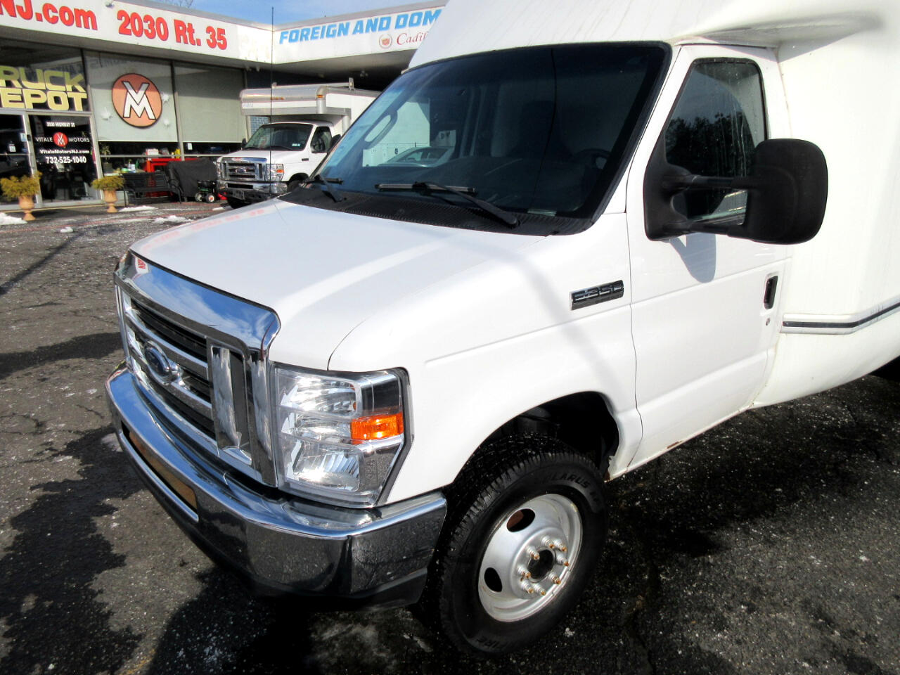 Used 2017 Ford E-350 Cutaway - photo 30