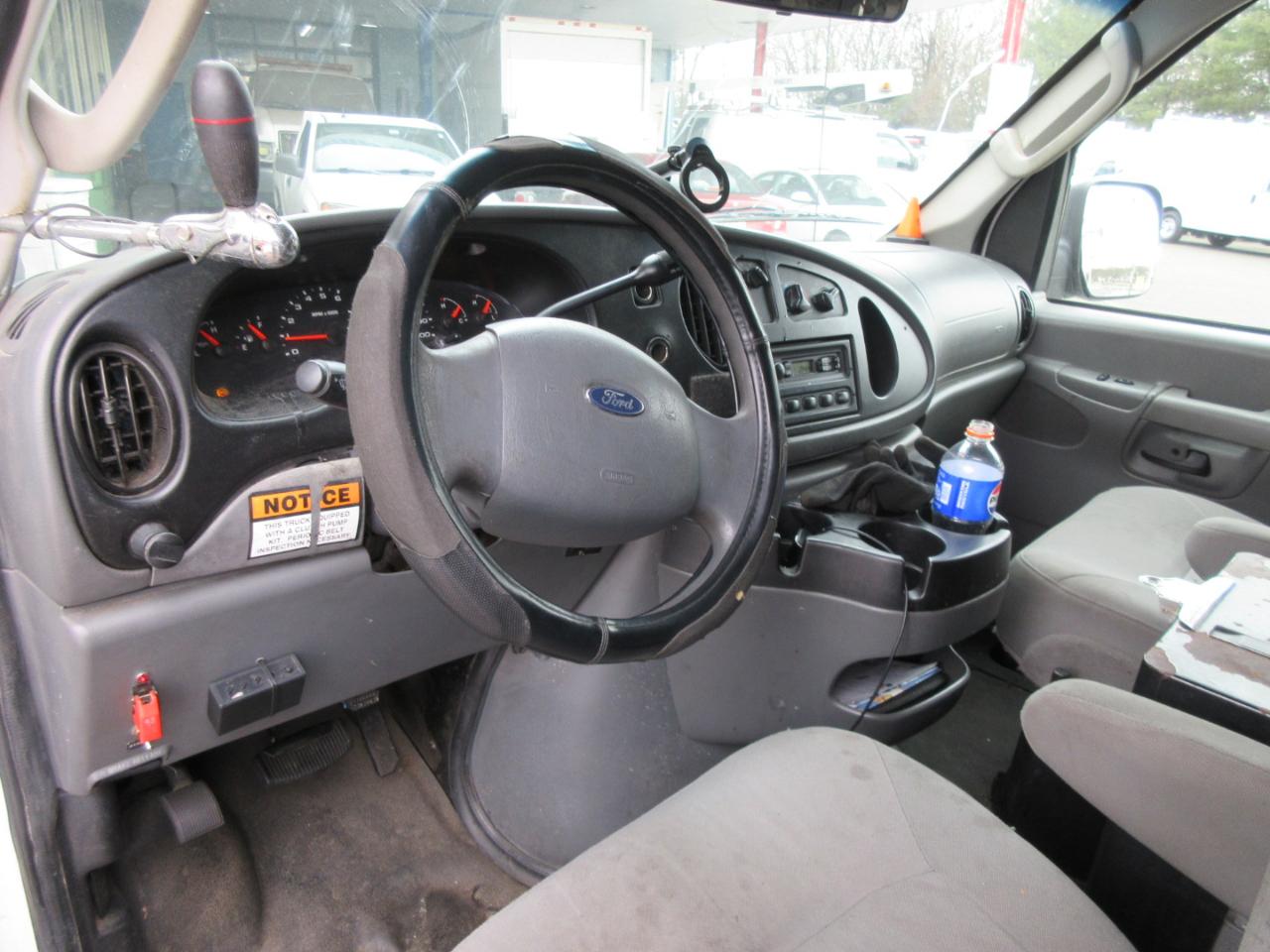 Used 2007 Ford E-350 Empty Cargo Van - photo 14