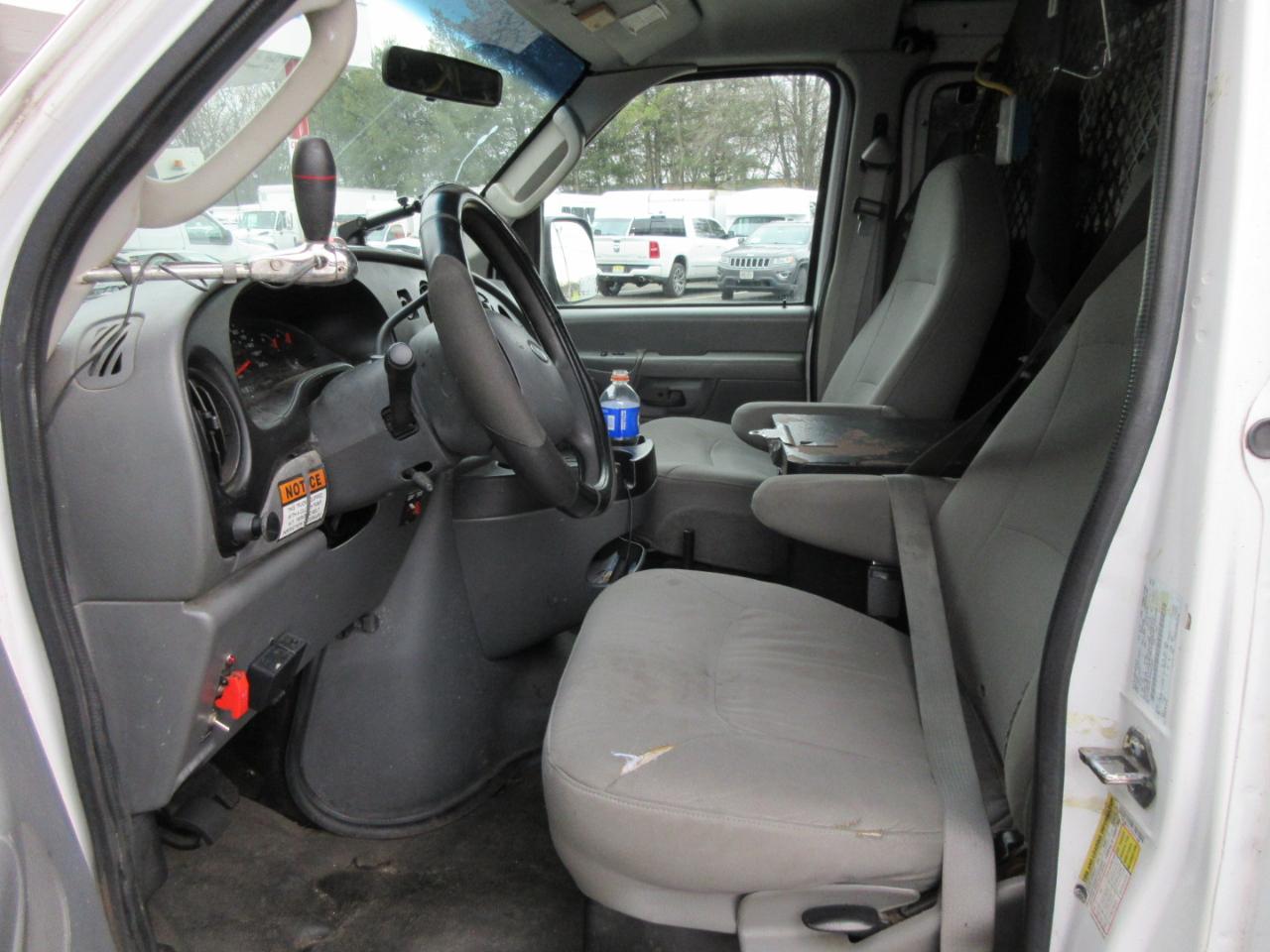 Used 2007 Ford E-350 Empty Cargo Van - photo 15