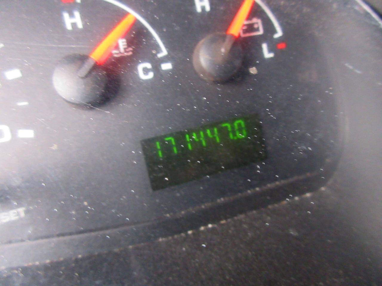 Used 2007 Ford E-350 Empty Cargo Van - photo 19