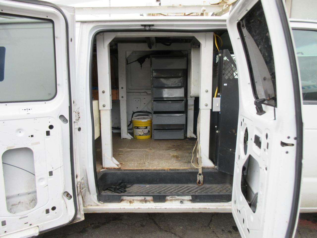 Used 2007 Ford E-350 Empty Cargo Van - photo 7