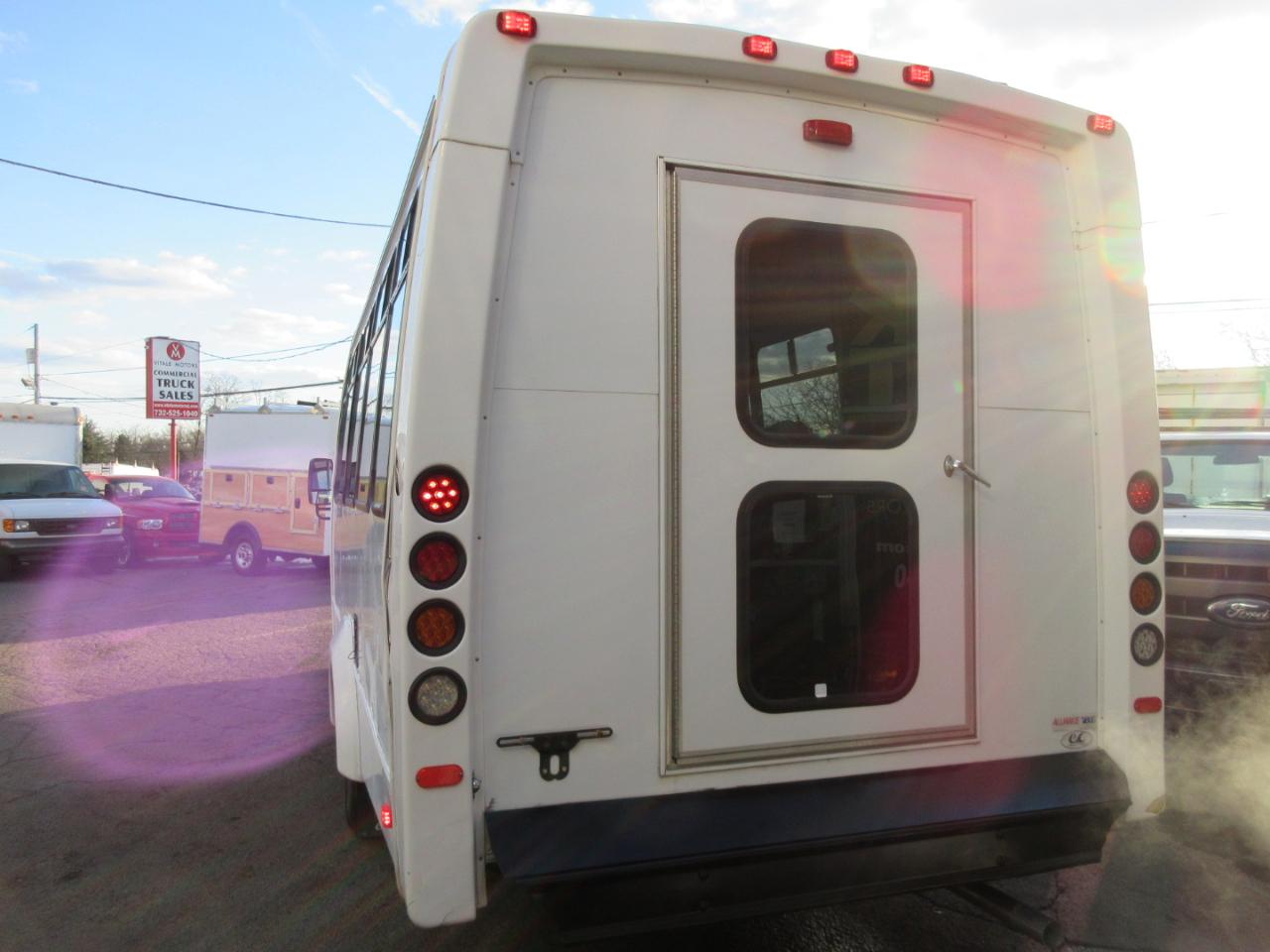 Used 2017 Ford E-350 Cutaway - photo 15