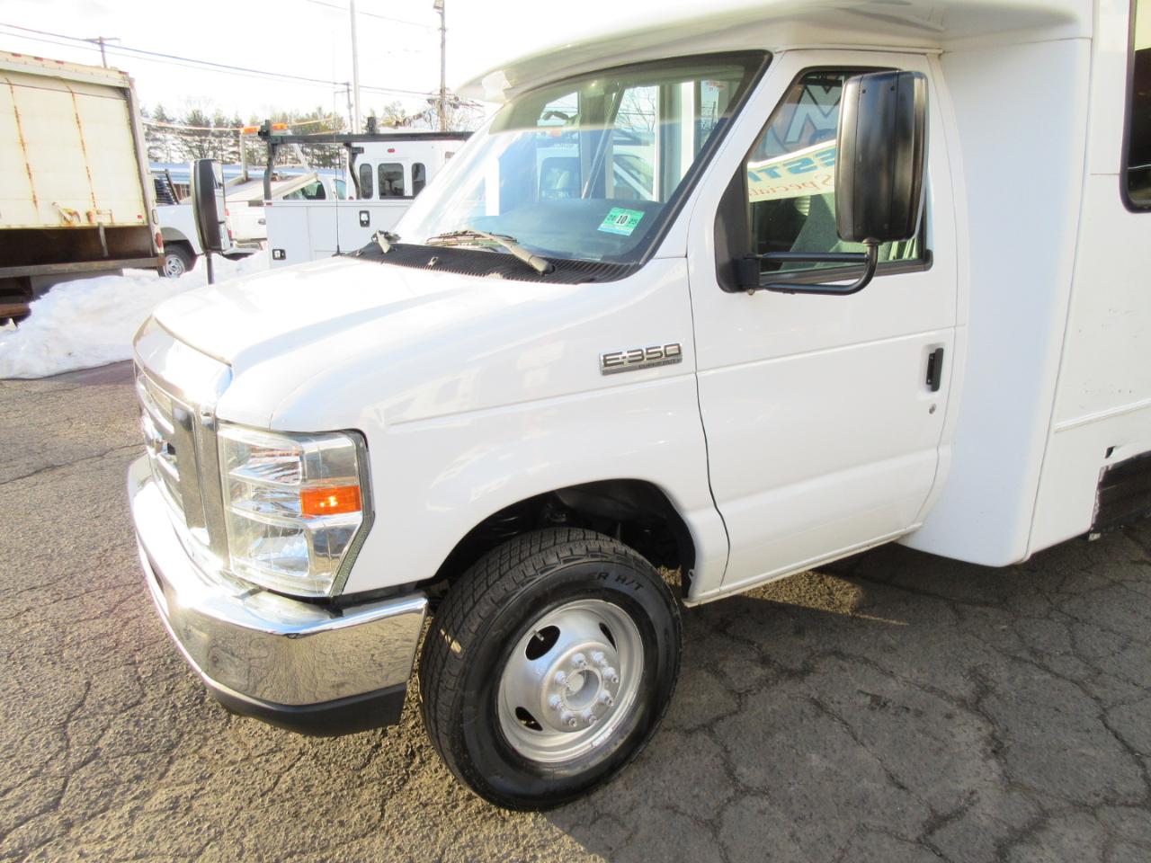Used 2017 Ford E-350 Cutaway - photo 16