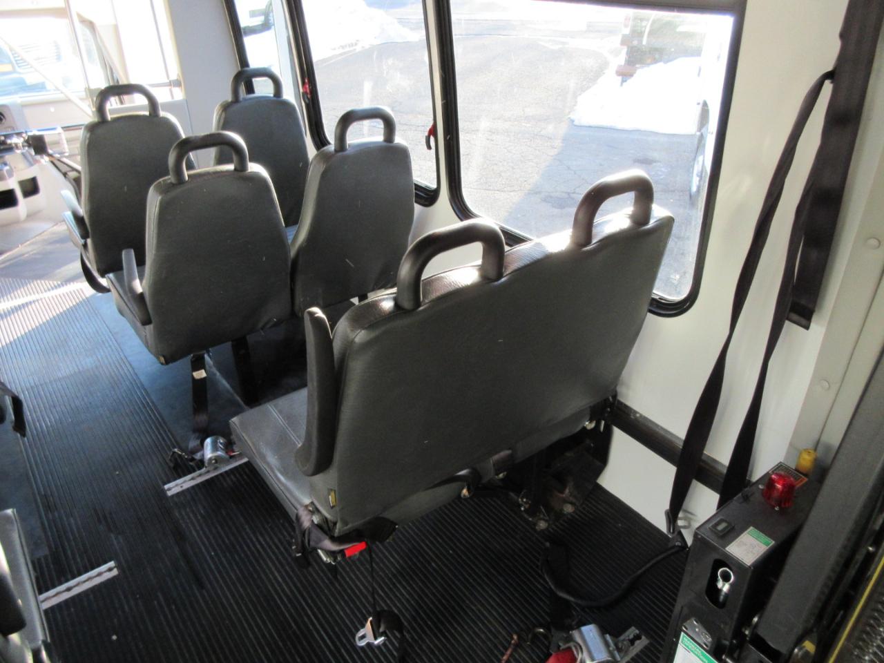 Used 2017 Ford E-350 Cutaway - photo 21