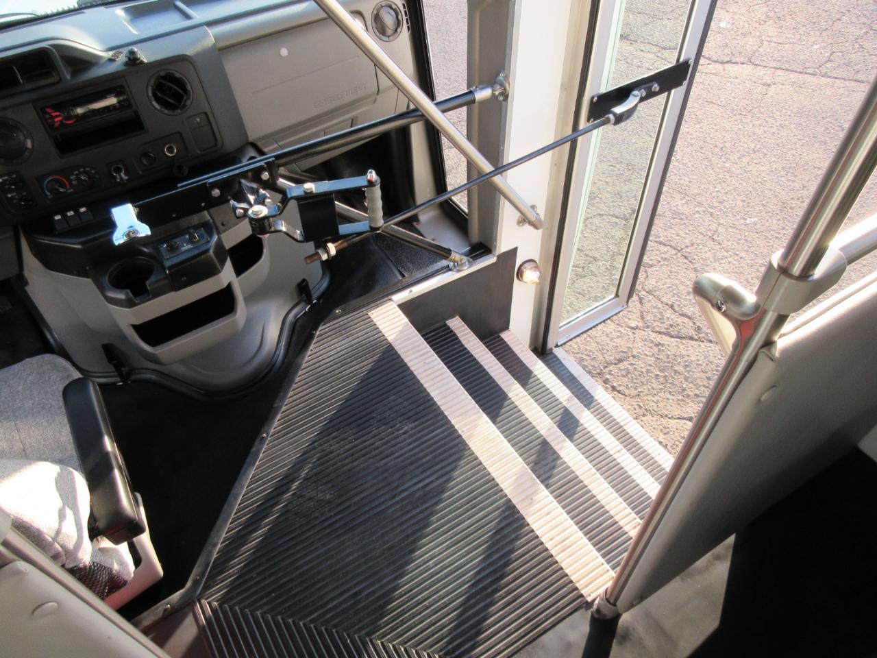 Used 2017 Ford E-350 Cutaway - photo 23
